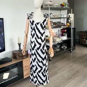 Festival! Vince Camuto Ikat Ruffled Maxi Dress SzXS